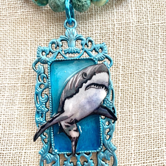 Great White Shark handpainted pendant - Picture 3 of 6